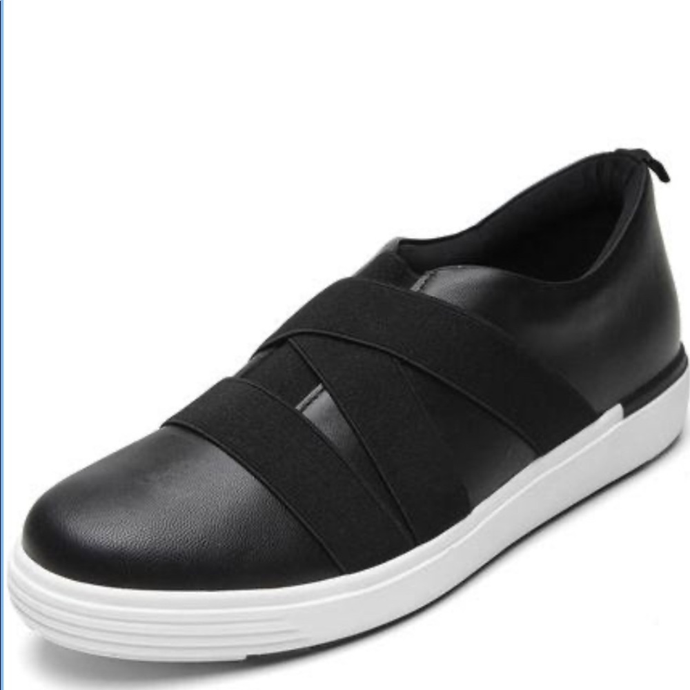 Leather Tennis Shoes in Black - AC5109